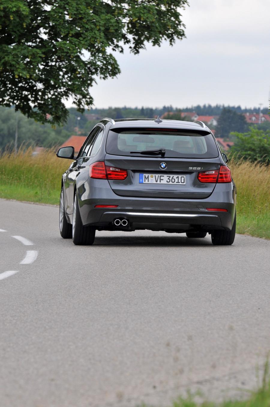  BMW 328i Touring Luxury 2012 года  (фото 155 из 200)